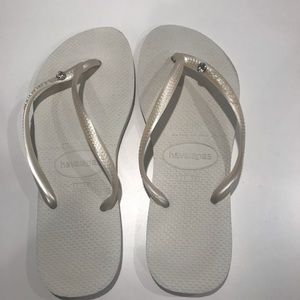 Women’s Havaianas  White flip flops with Rhinestone detail